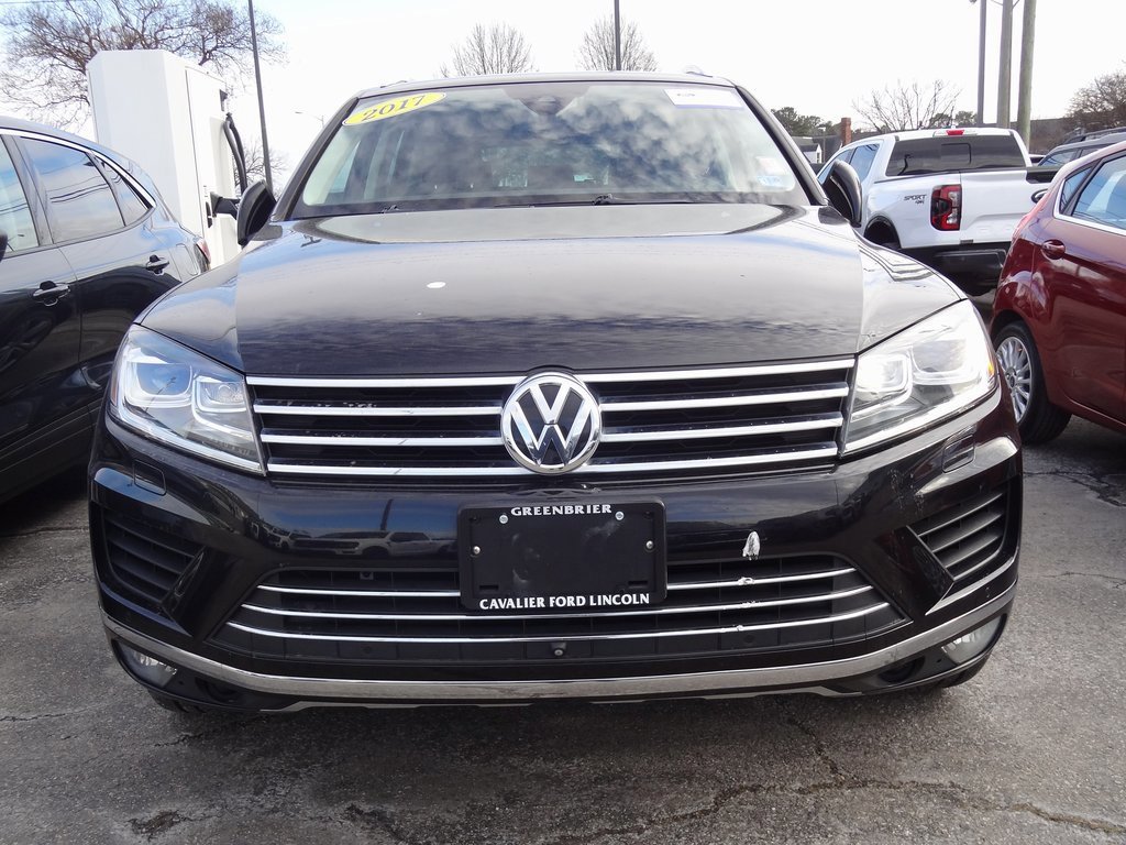 Used 2017 Volkswagen Touareg Executive image 6