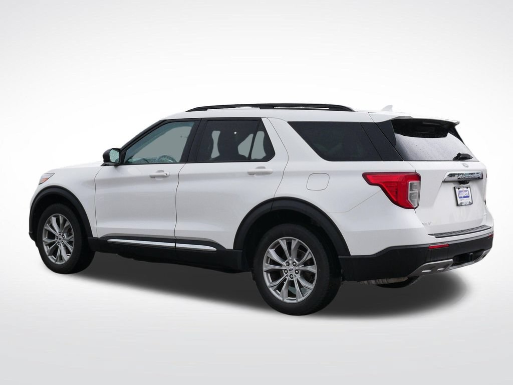 Certified 2023 Ford Explorer XLT w/ Equipment Group 202A AWD/4WD image 4