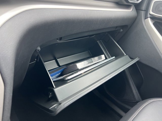 Certified 2022 Ford Explorer XLT w/ Equipment Group 202A image 17