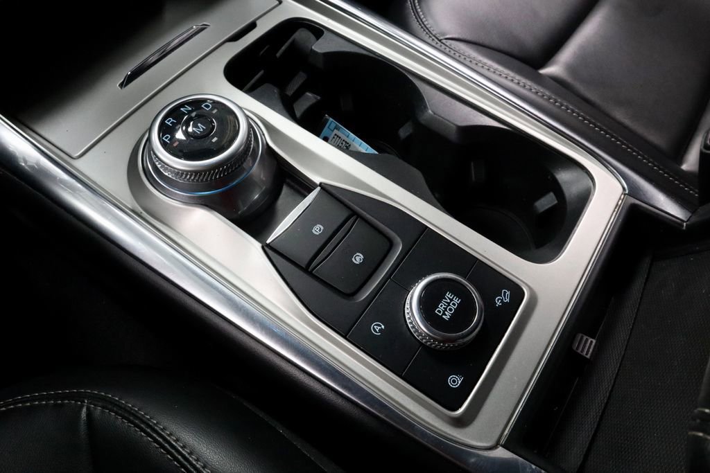 Certified 2021 Ford Explorer XLT w/ Equipment Group 202A image 33