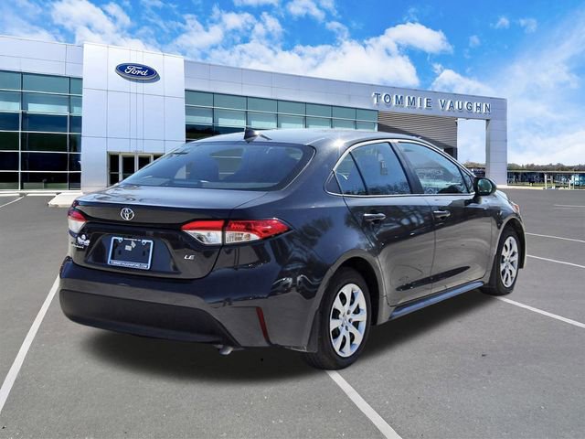 Used 2025 Toyota Corolla LE image 4