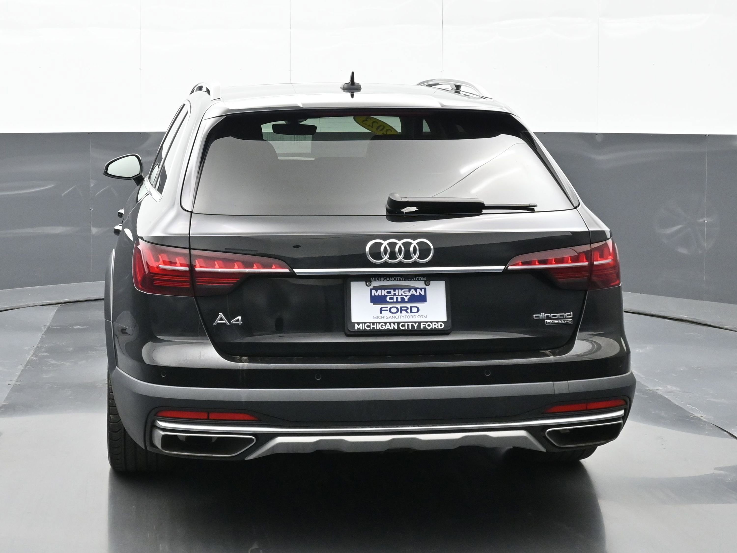 Used 2023 Audi A4 2.0T allroad Premium Plus w/ Premium Plus Package AWD/4WD image 2