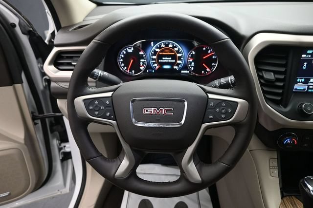 Used 2019 GMC Acadia Denali w/ Technology Package FWD image 15