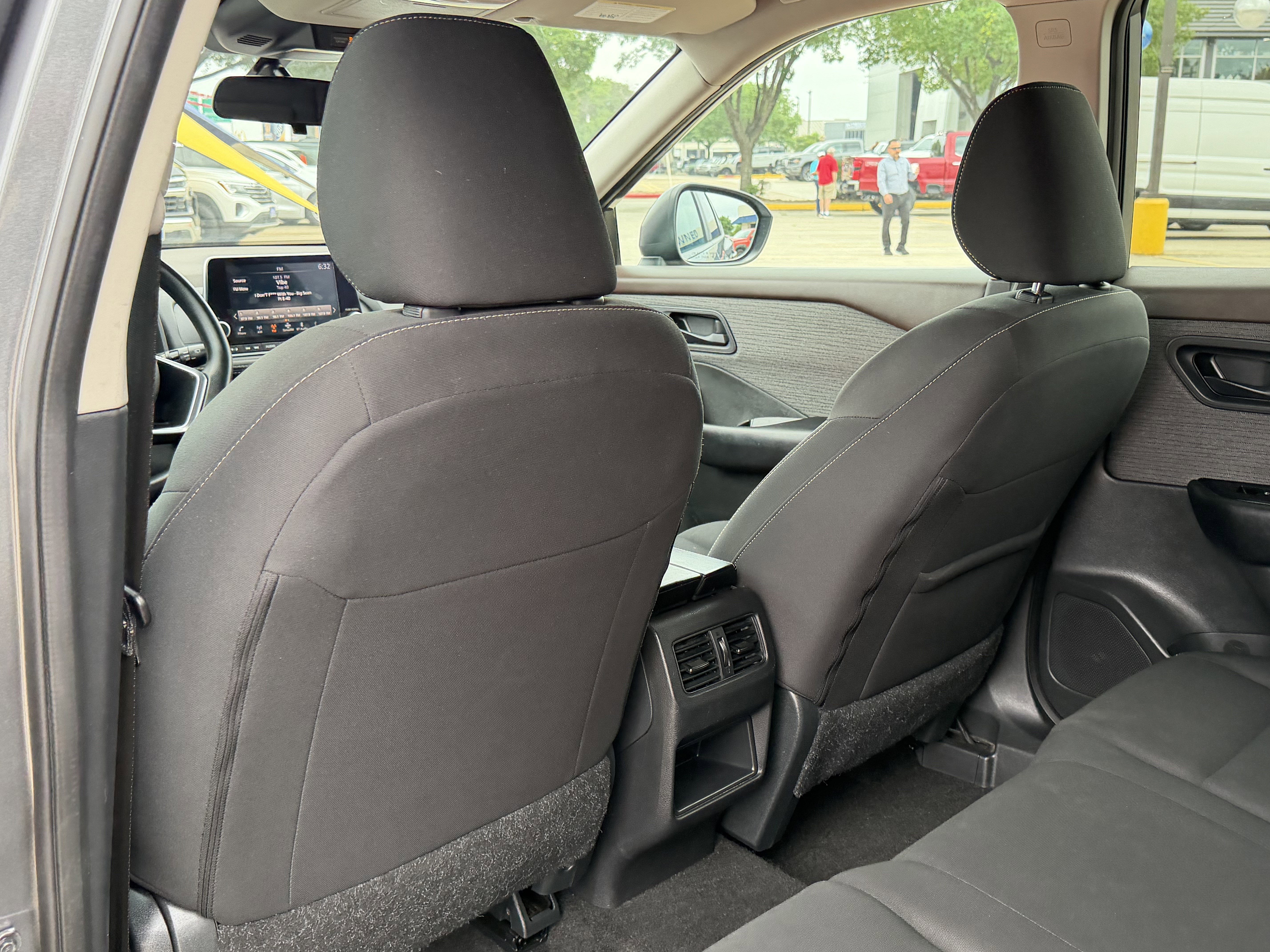 Used 2023 Nissan Rogue S FWD image 11