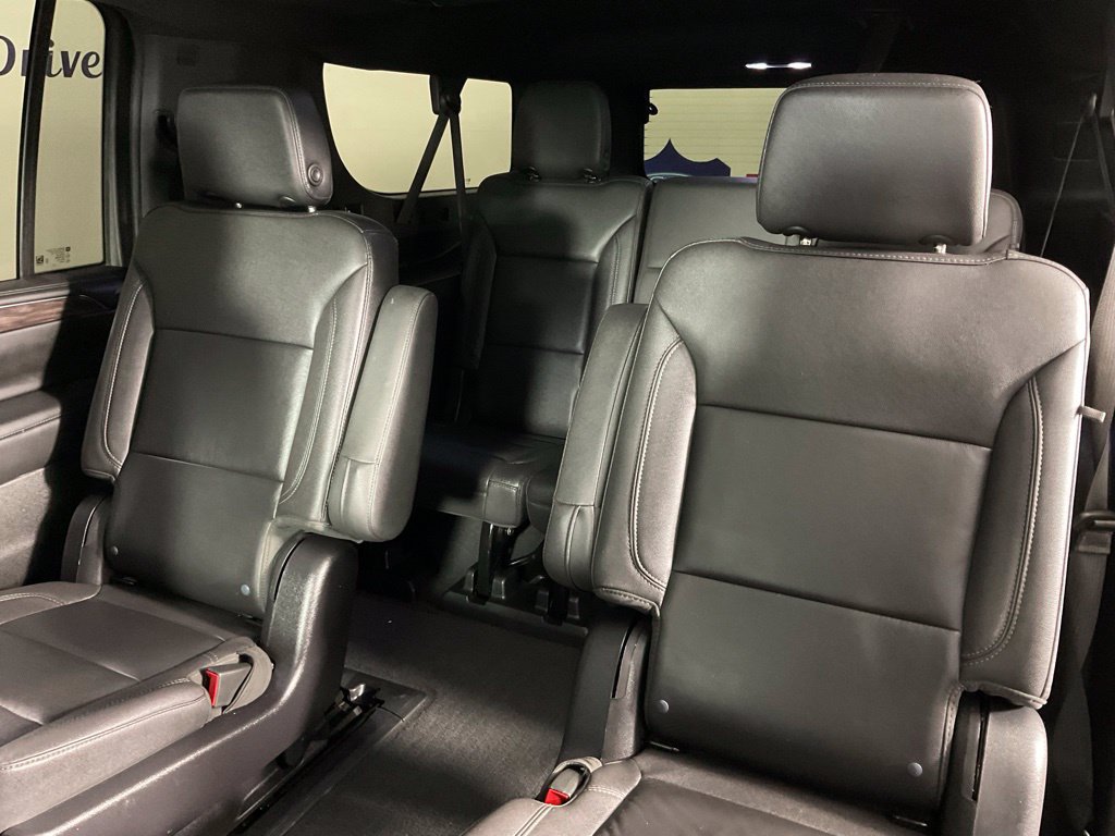 Used 2023 Chevrolet Suburban LT w/ LT Signature Plus Package RWD image 16