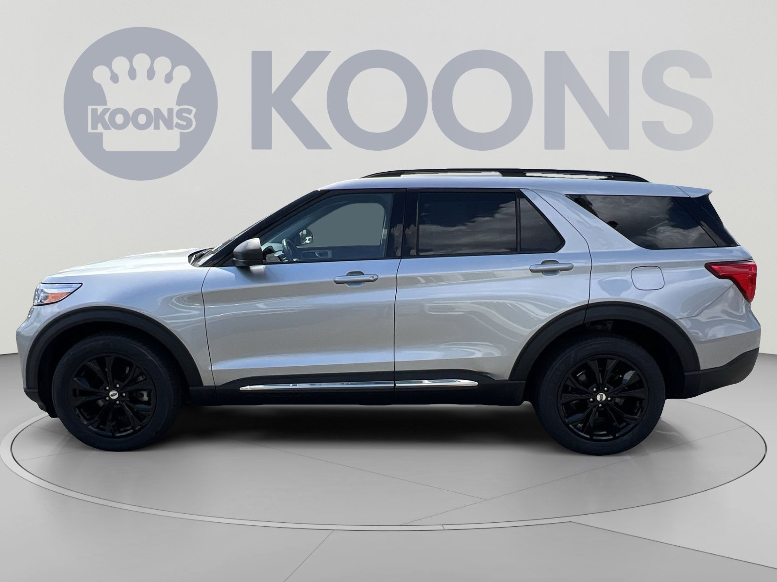 Certified 2022 Ford Explorer XLT w/ Equipment Group 202A AWD/4WD image 7
