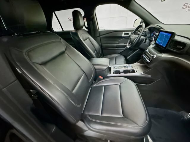 Certified 2020 Ford Explorer XLT w/ Equipment Group 202A AWD/4WD image 28