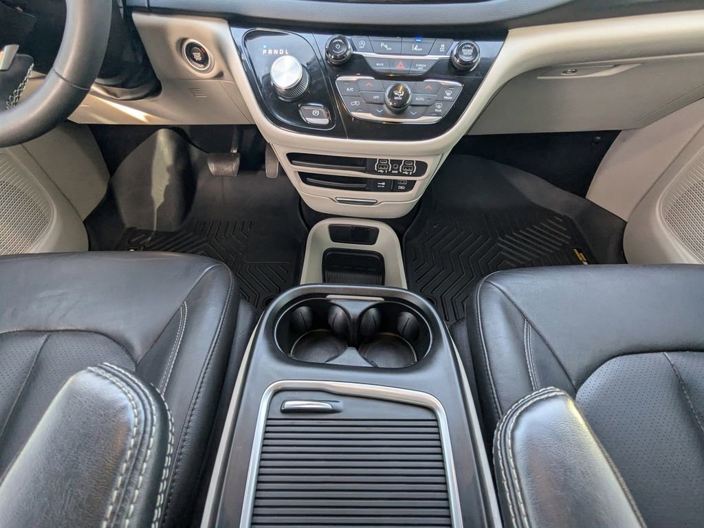 Used 2022 Chrysler Pacifica Touring-L image 23