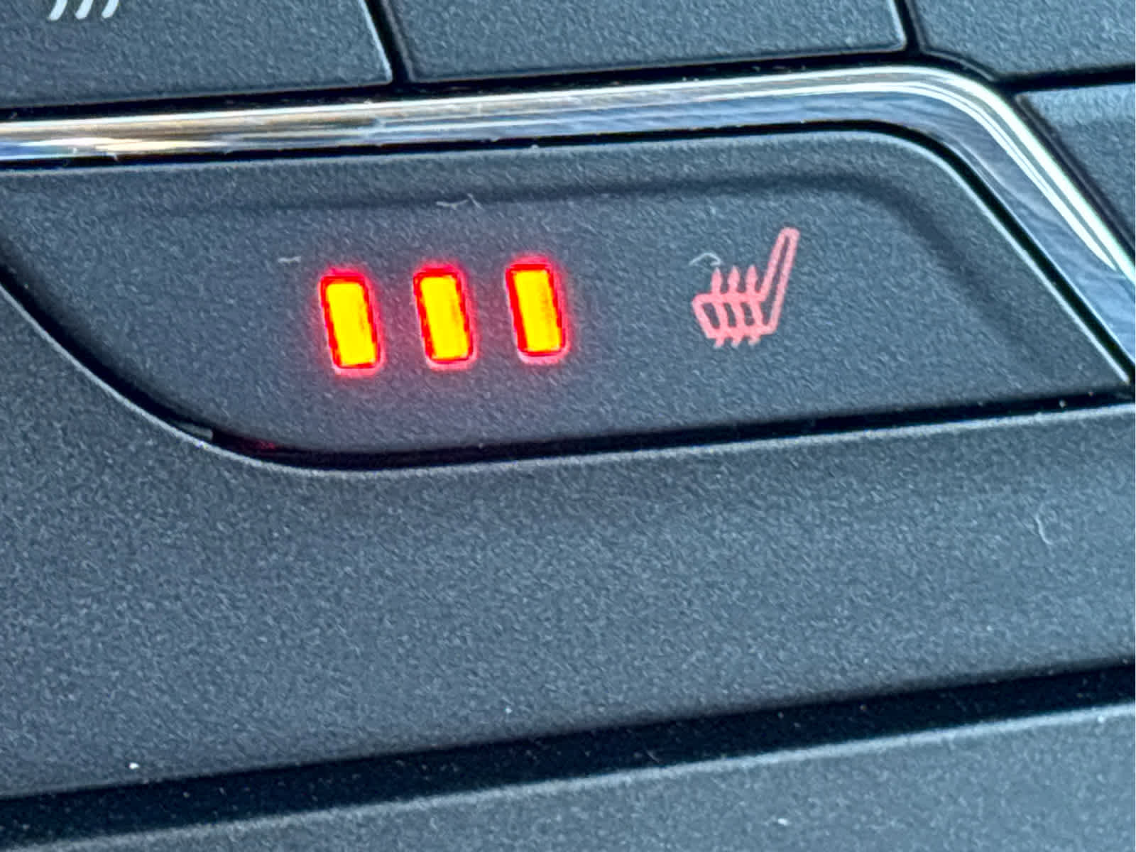 Certified 2020 Ford Edge SEL w/ Convenience Package image 18