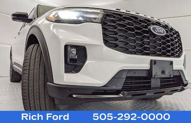Certified 2025 Ford Explorer ST-Line w/ Premium Package image 27