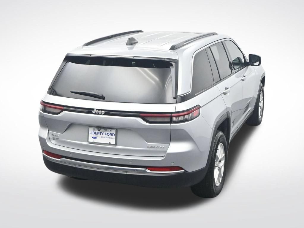 Used 2025 Jeep Grand Cherokee Laredo X AWD/4WD image 35