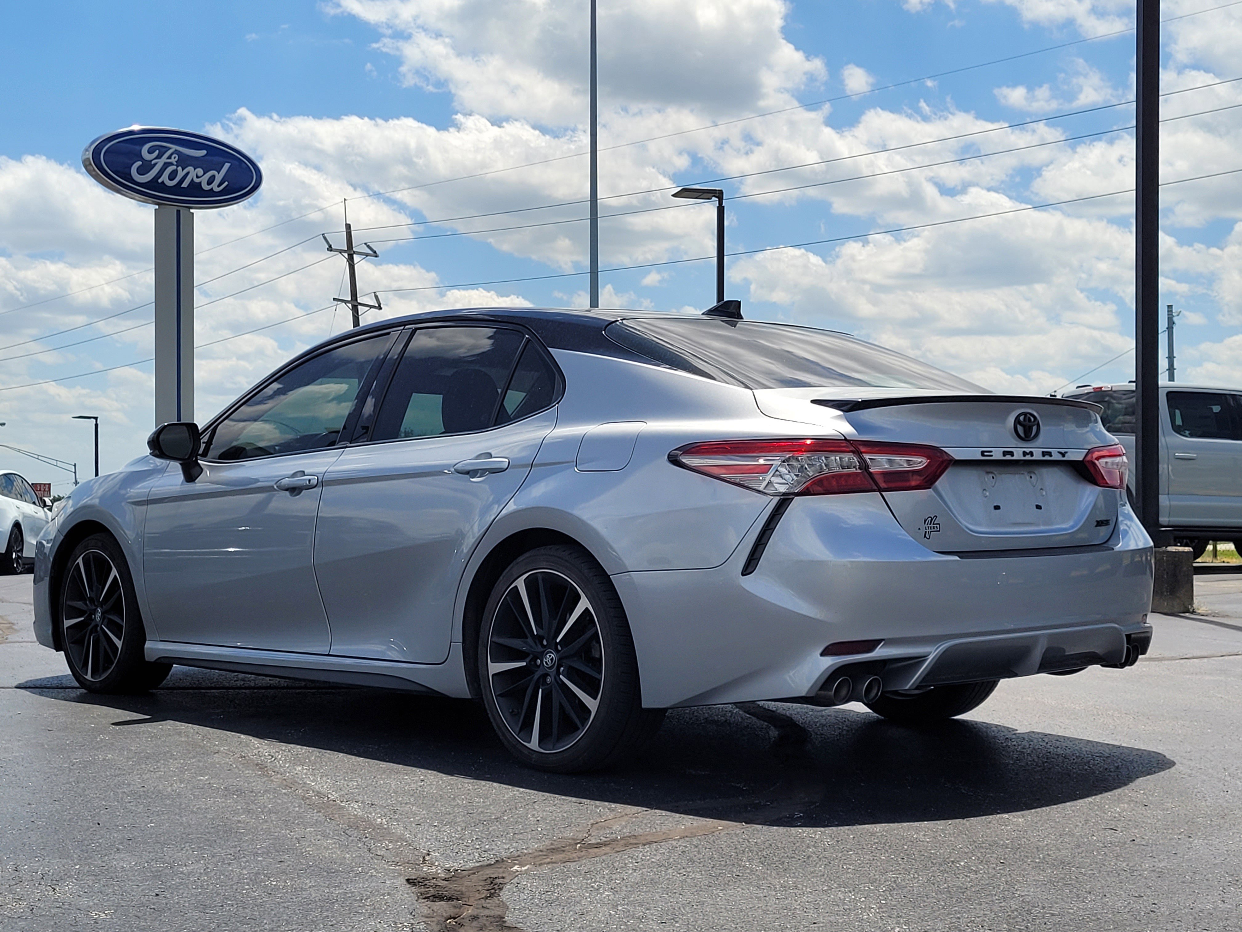 Used 2019 Toyota Camry XSE FWD image 6