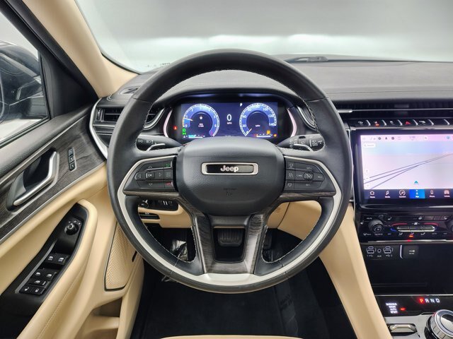 Used 2022 Jeep Grand Cherokee Limited AWD/4WD image 40
