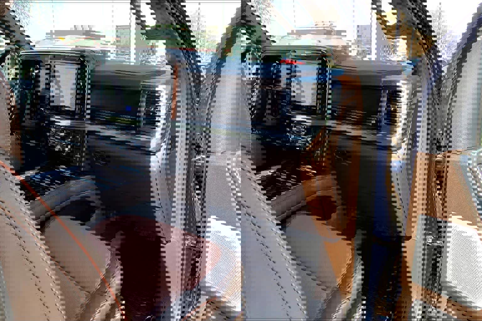 Certified 2025 Ford F450 King Ranch w/ FX4 Off-Road Package image 19