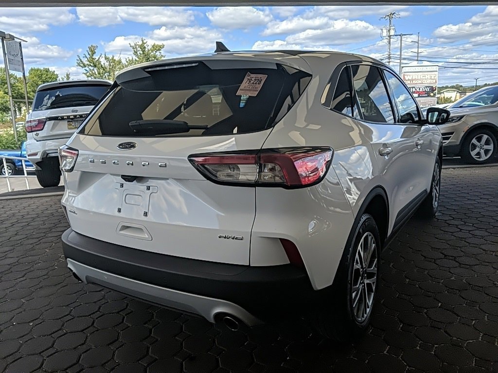 Certified 2022 Ford Escape SEL w/ Technology Package image 3