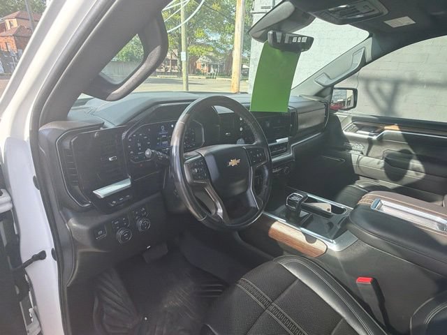 Used 2022 Chevrolet Silverado 1500 High Country w/ Technology Package AWD/4WD image 33