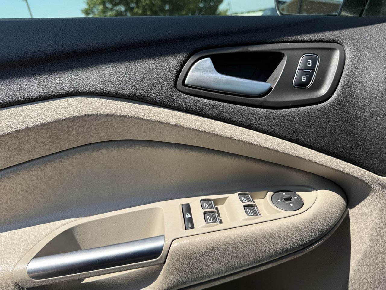 Certified 2019 Ford Escape SE FWD image 25