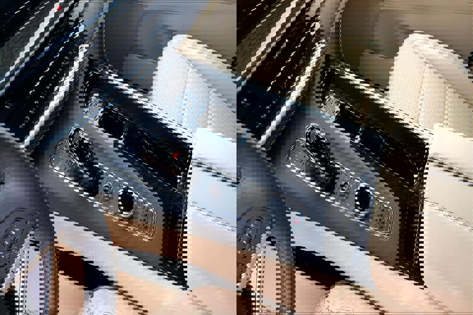 Used 2024 Cadillac Escalade Premium Luxury w/ Performance Package image 16