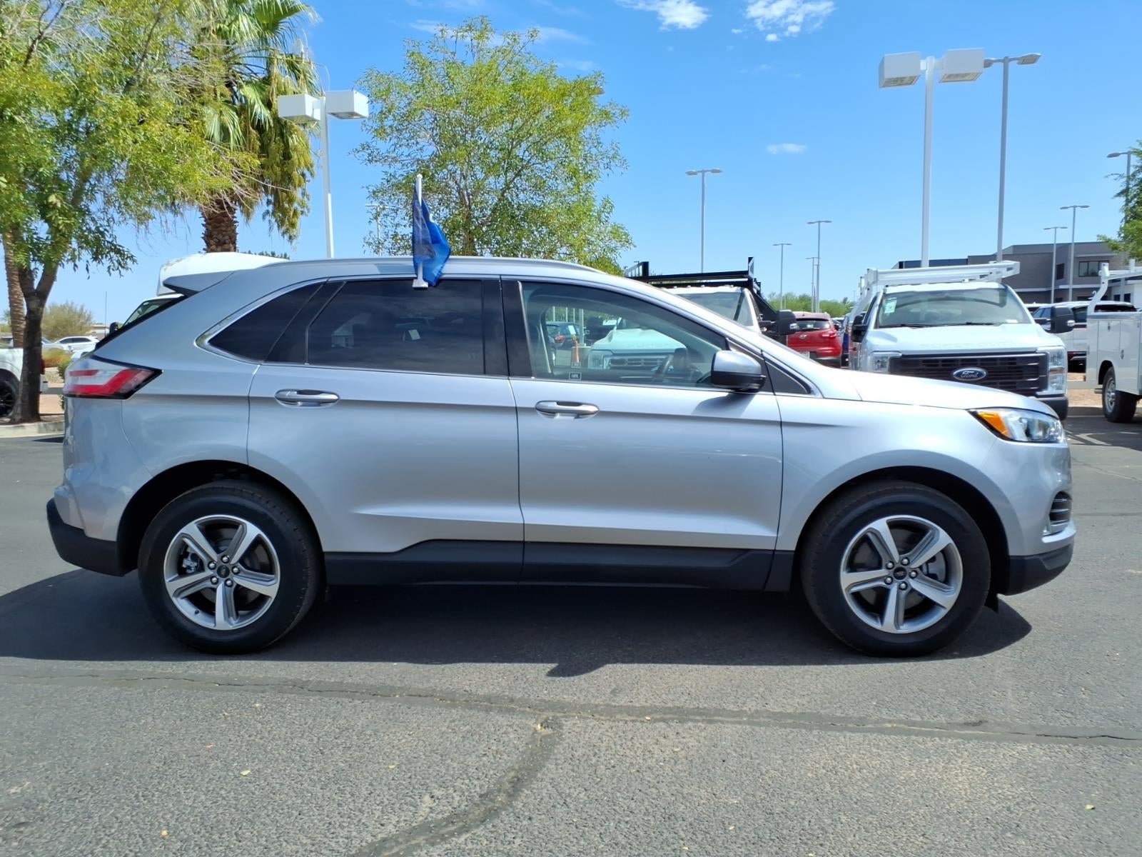 Certified 2023 Ford Edge SEL w/ Convenience Package AWD/4WD image 3