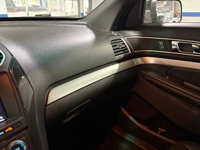 Certified 2017 Ford Explorer XLT w/ Equipment Group 202A AWD/4WD image 16