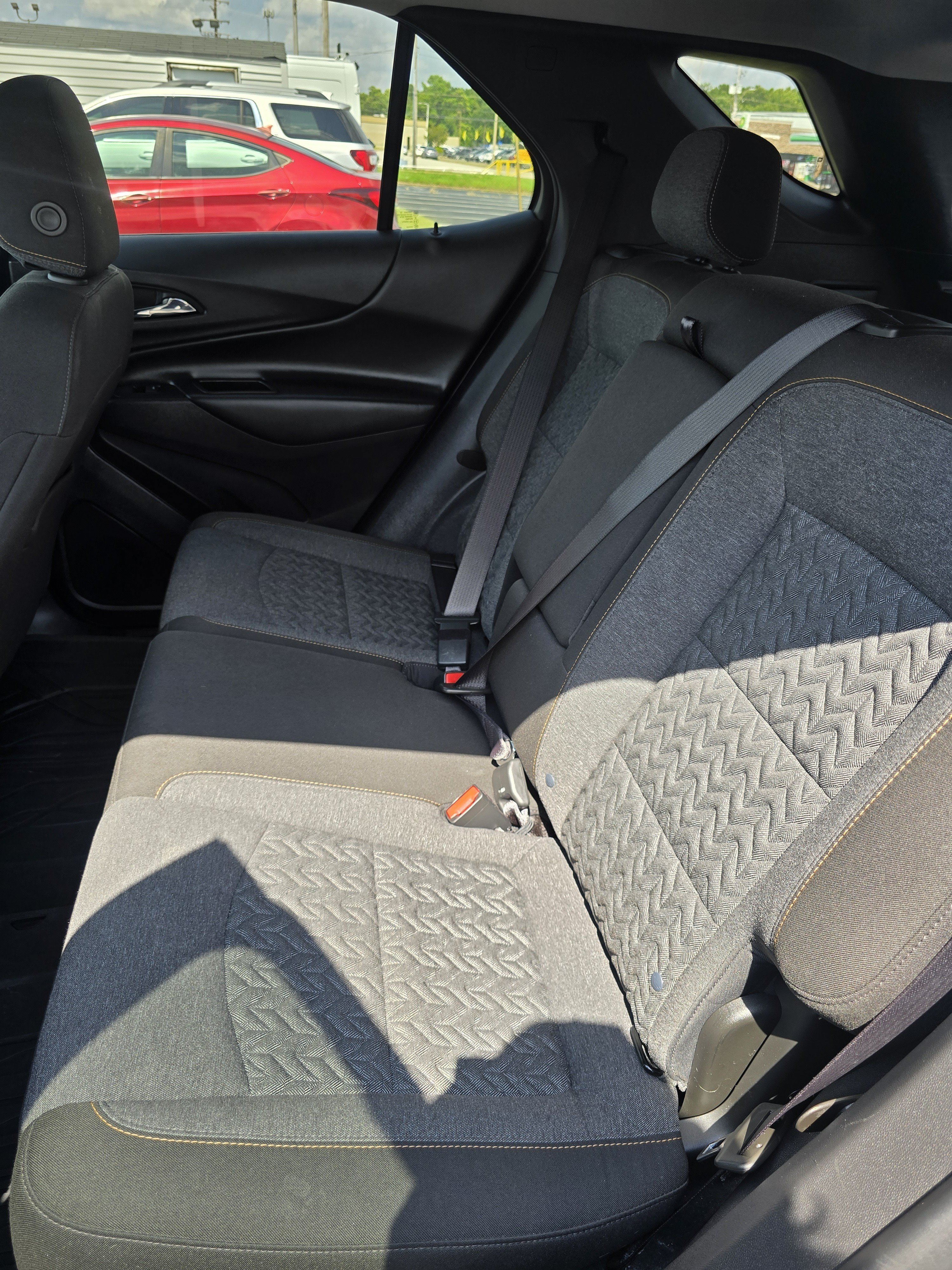 Used 2023 Chevrolet Equinox LT FWD image 16