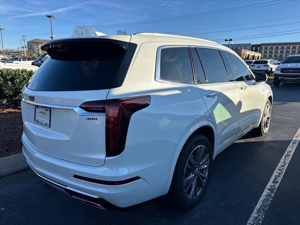 Used 2022 Cadillac XT6 Premium Luxury image 2