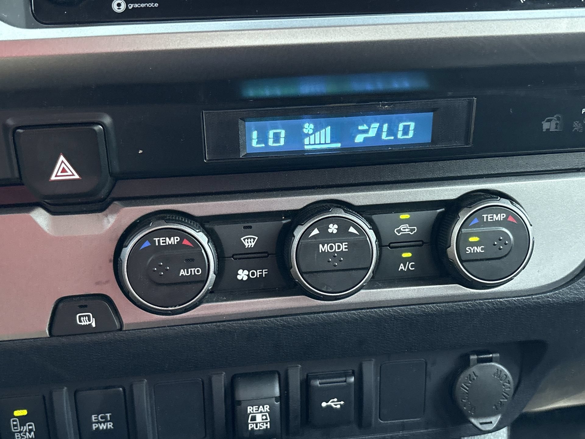 Used 2022 Toyota Tacoma SR5 w/ Technology Package RWD image 6