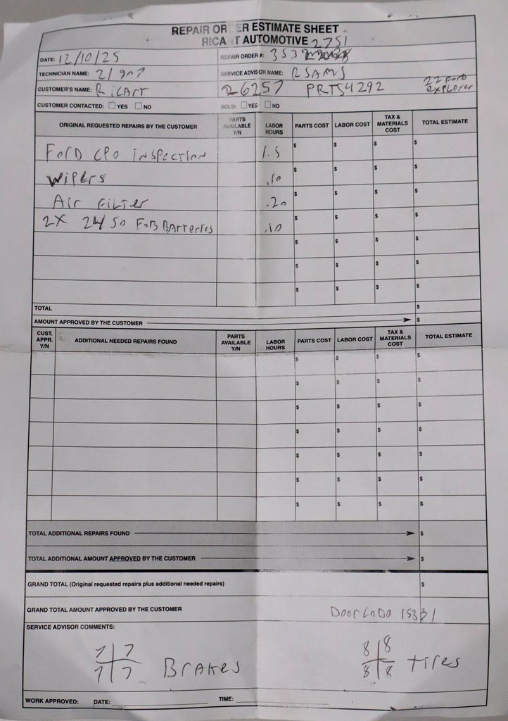 Certified 2022 Ford Explorer XLT w/ Equipment Group 202A image 6