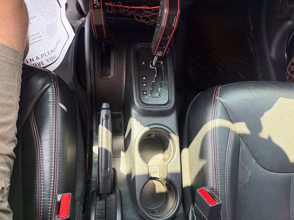 Used 2018 Jeep Wrangler Unlimited Rubicon AWD/4WD image 32