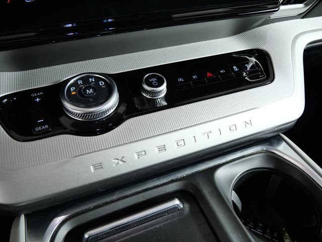 Certified 2025 Ford Expedition Active AWD/4WD image 25