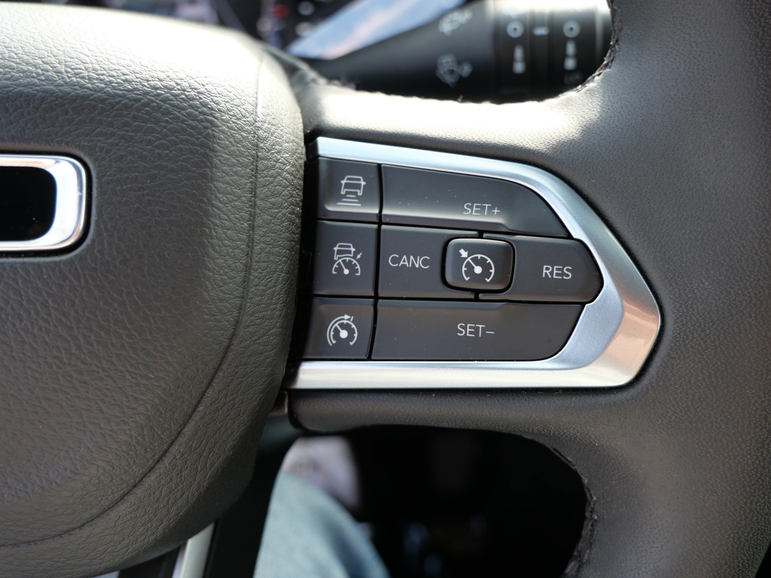 Used 2025 Jeep Compass Limited AWD/4WD image 28