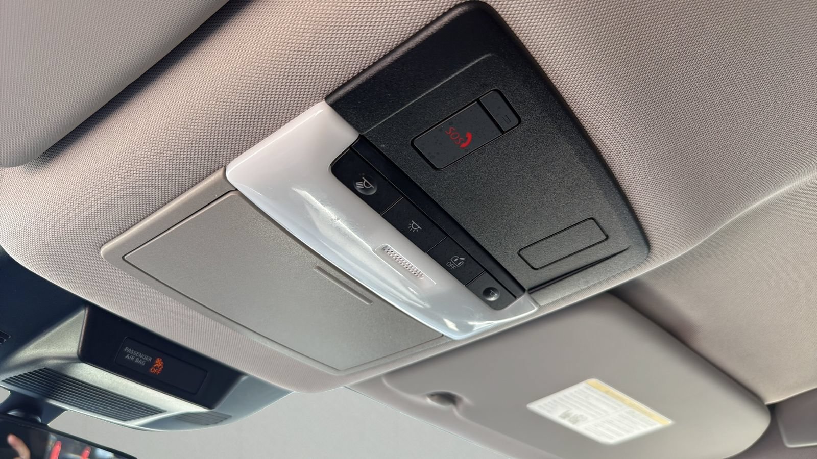 Used 2025 Nissan Rogue SV FWD image 23