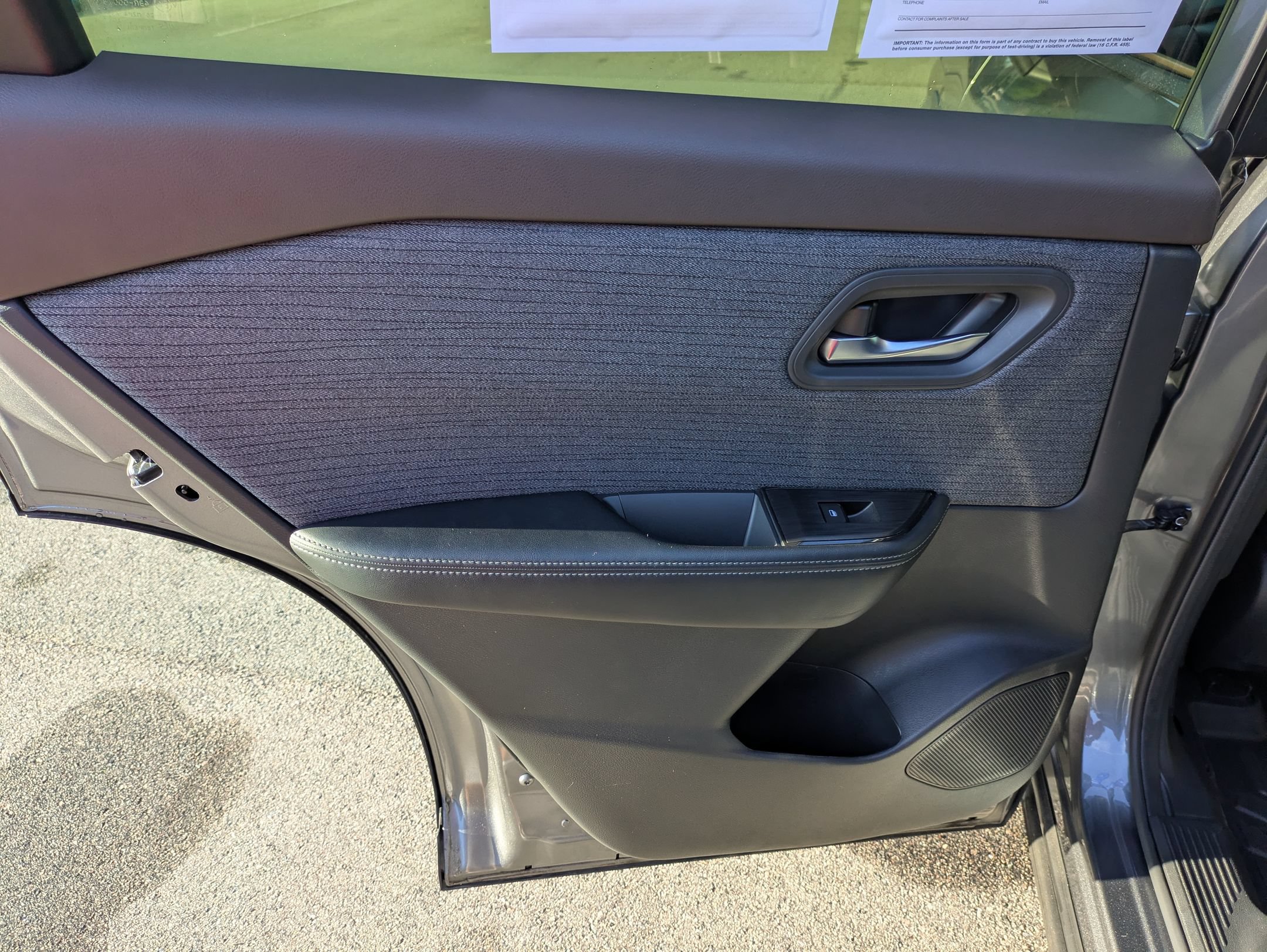 Used 2023 Nissan Rogue SV FWD image 29
