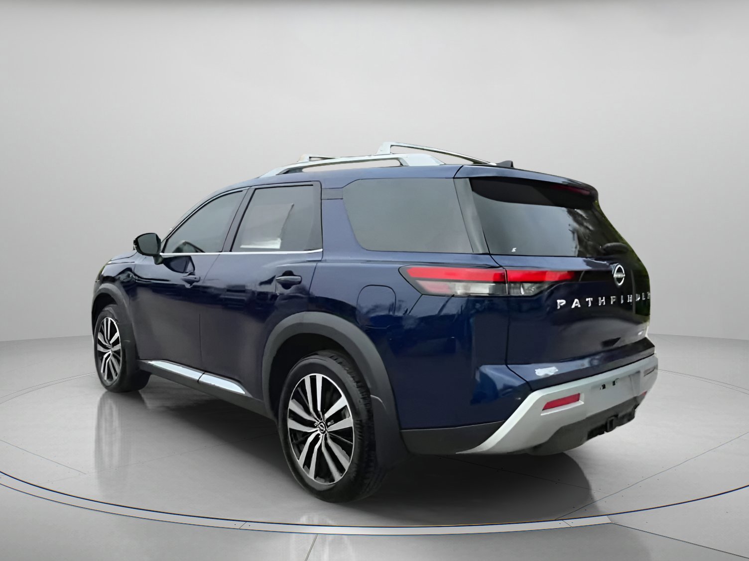 Used 2024 Nissan Pathfinder Platinum image 13