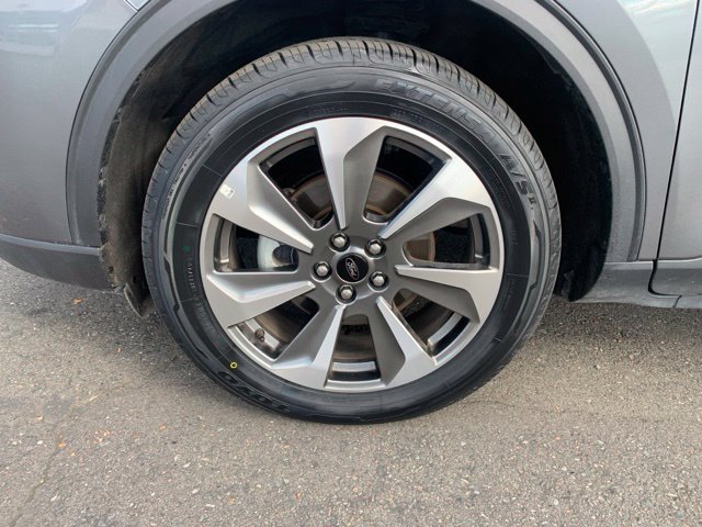 Certified 2025 Ford Escape Platinum AWD/4WD image 13