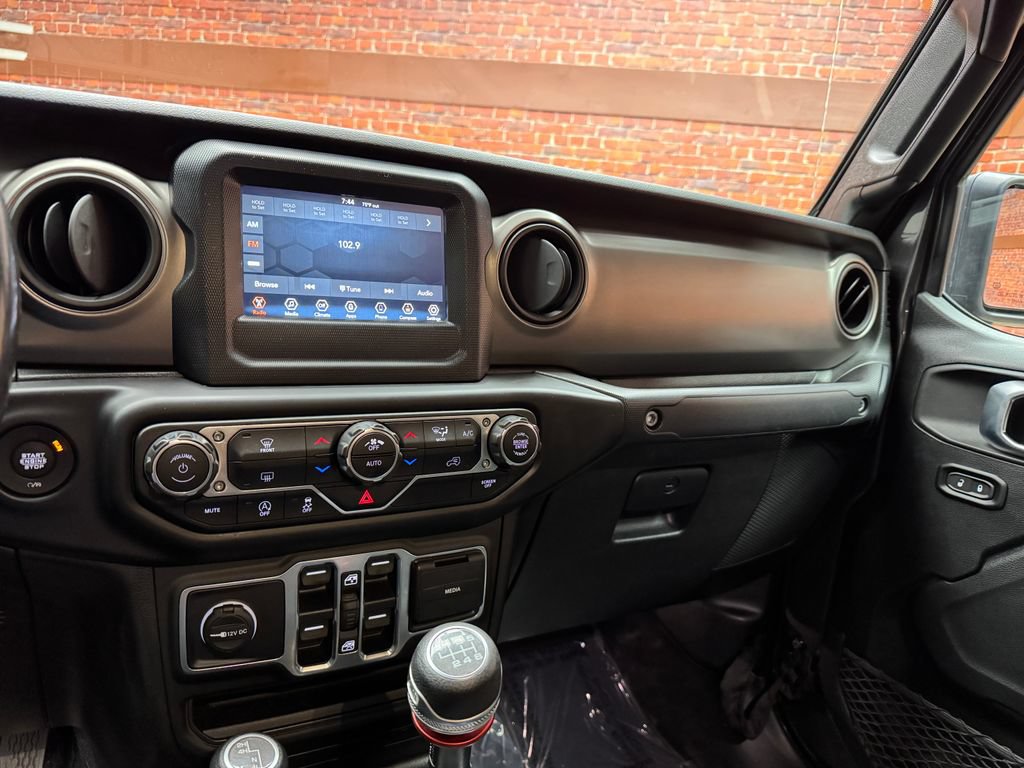 Used 2020 Jeep Gladiator Sport w/ Quick Order Package 23S AWD/4WD image 19