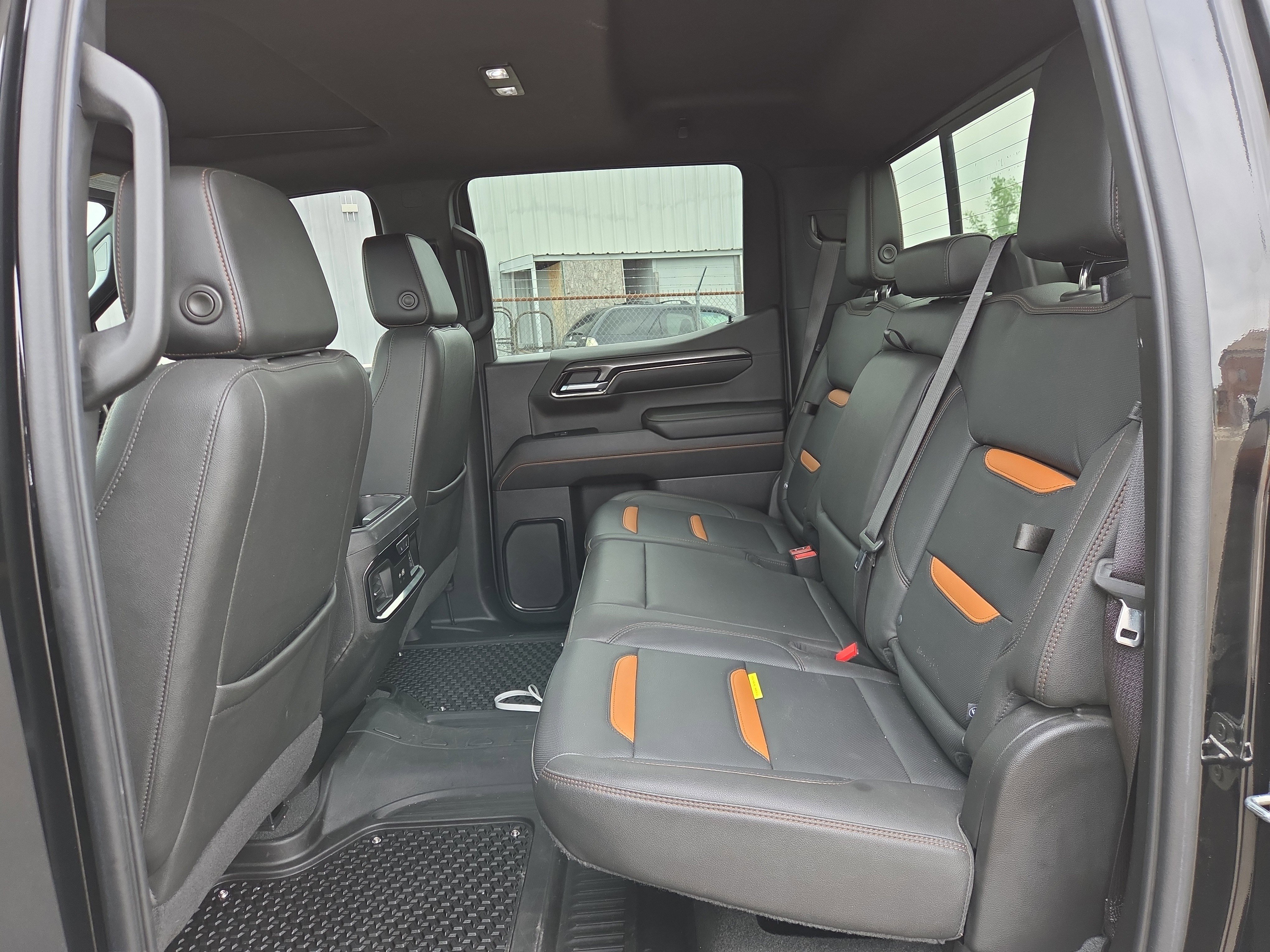 Used 2022 GMC Sierra 1500 AT4 w/ AT4 Preferred Package AWD/4WD image 11