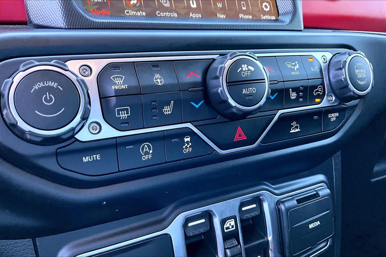 Used 2022 Jeep Gladiator Rubicon w/ LED Lighting Group AWD/4WD image 31