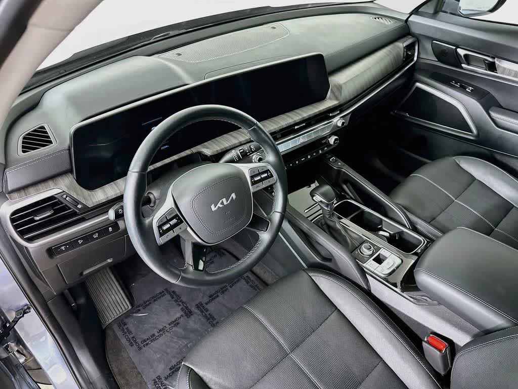 Used 2025 Kia Telluride EX X-Line AWD/4WD image 2