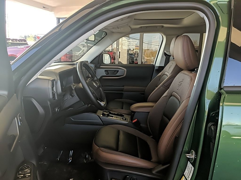 Certified 2025 Ford Bronco Sport Outer Banks w/ Outer Banks Tech Package+ AWD/4WD image 13