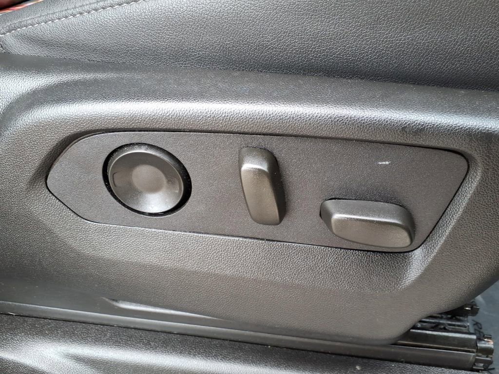 Used 2024 Chevrolet Tahoe LT image 13