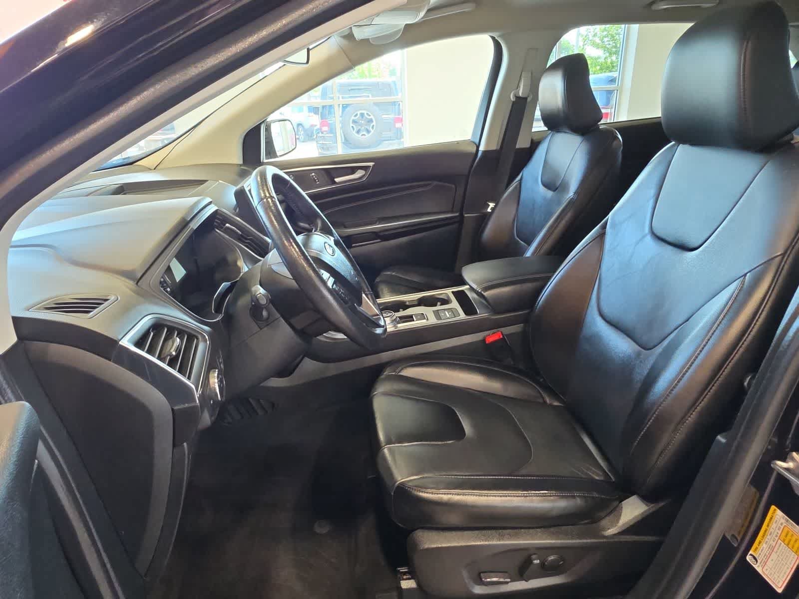 Certified 2022 Ford Edge Titanium AWD/4WD image 14