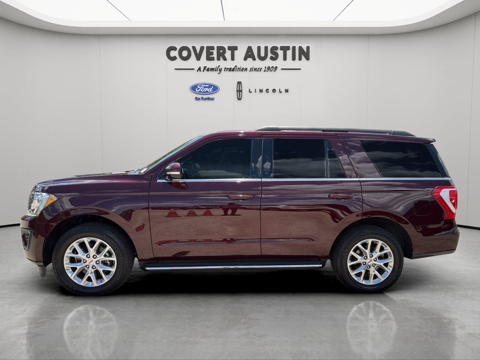 Certified 2021 Ford Expedition XLT RWD image 3