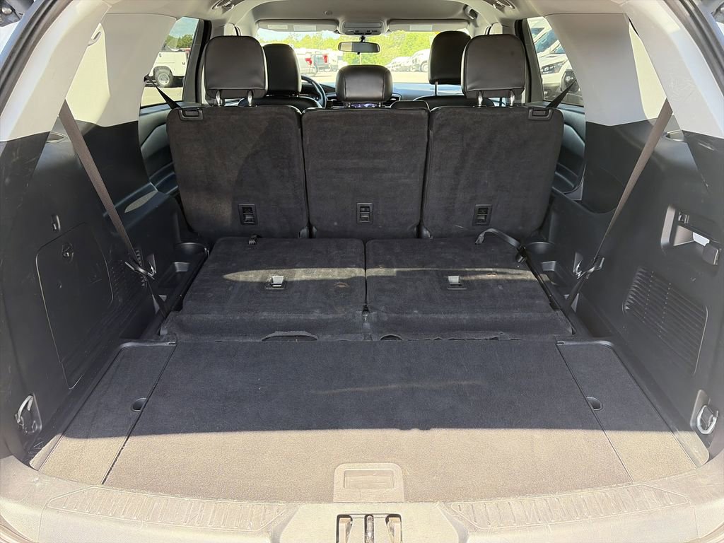Certified 2023 Ford Explorer XLT w/ Equipment Group 202A RWD image 31