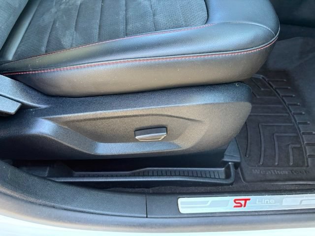 Certified 2022 Ford Edge ST-Line w/ Class II Trailer Tow Package AWD/4WD image 39