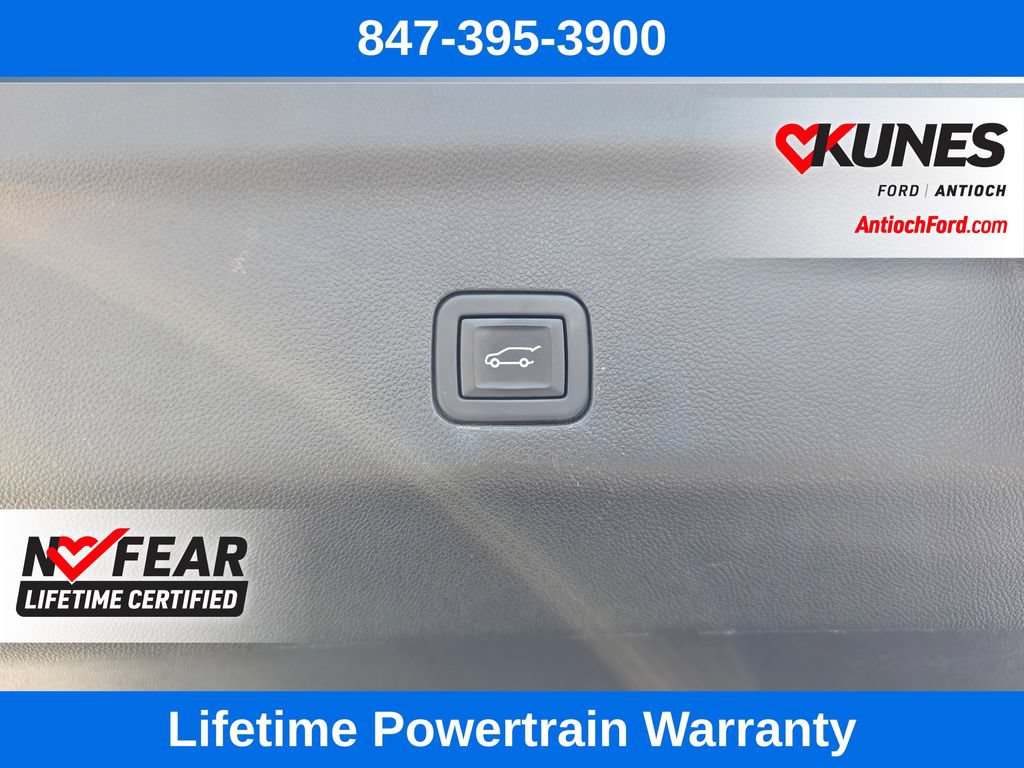 Used 2024 Chevrolet Suburban Premier AWD/4WD image 26