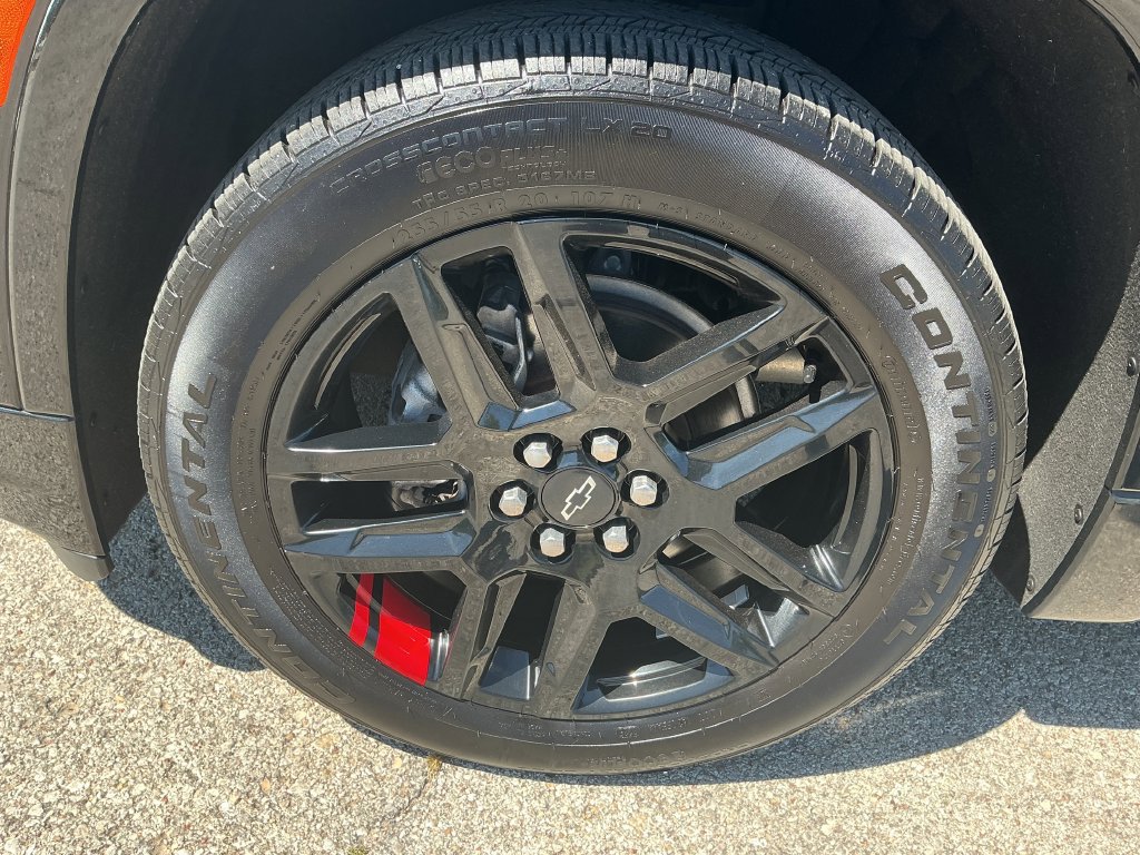 Used 2022 Chevrolet Traverse Premier w/ Redline Edition AWD/4WD image 9