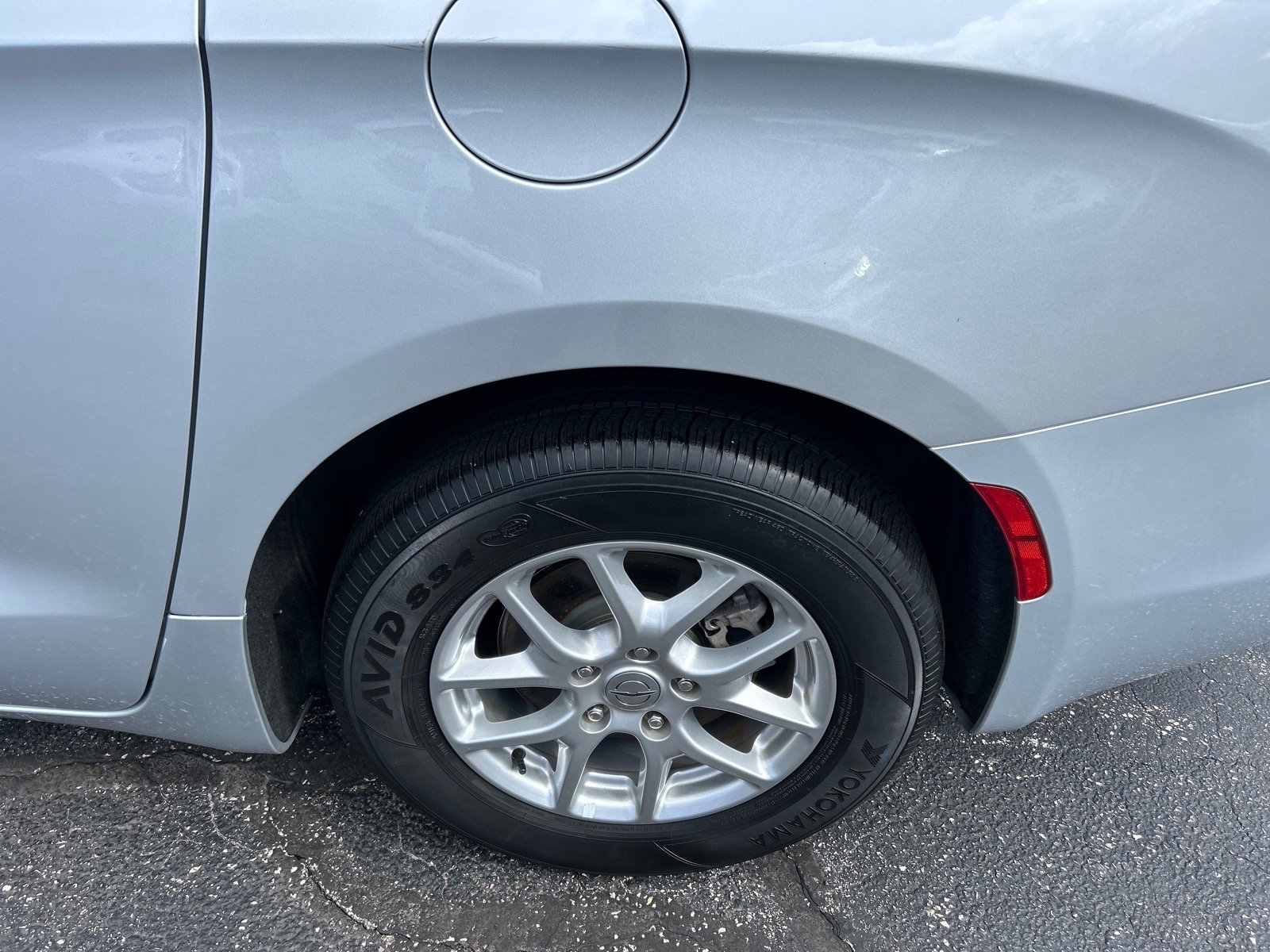 Used 2022 Chrysler Voyager LX image 34