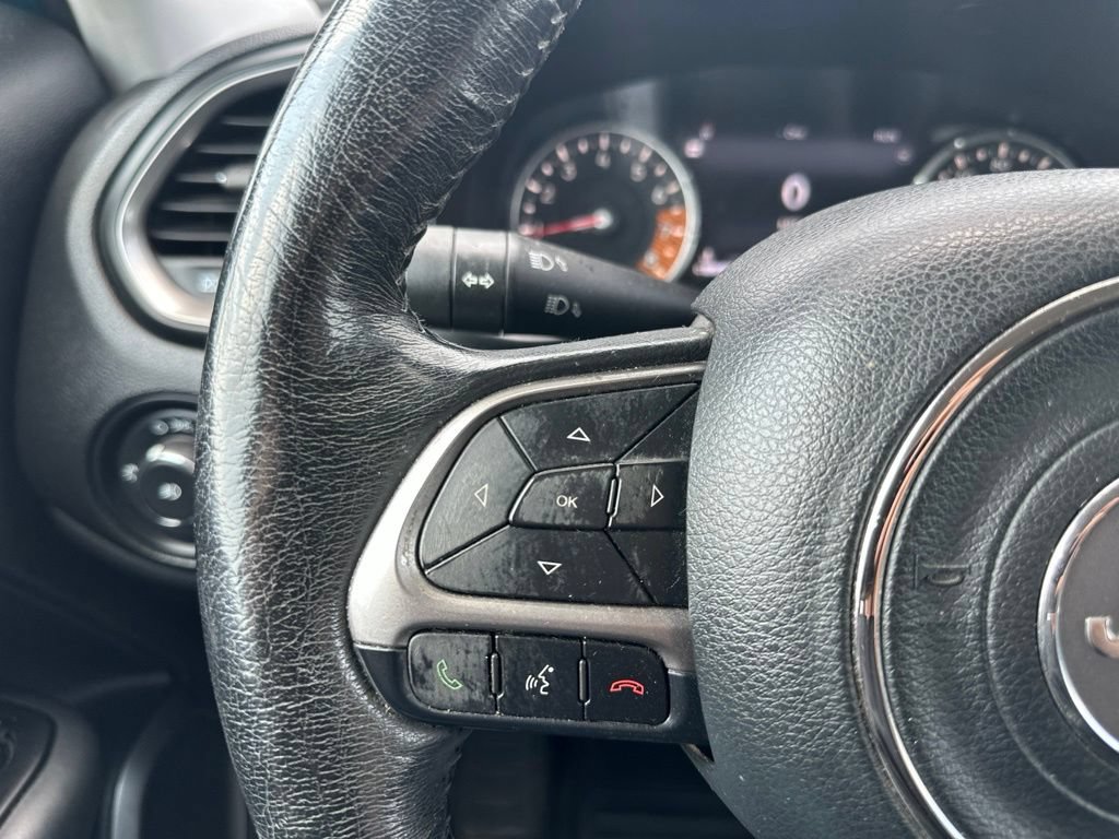 Used 2022 Jeep Renegade Latitude AWD/4WD image 35