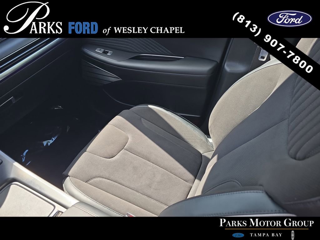 Used 2025 Hyundai Palisade Calligraphy AWD/4WD image 14